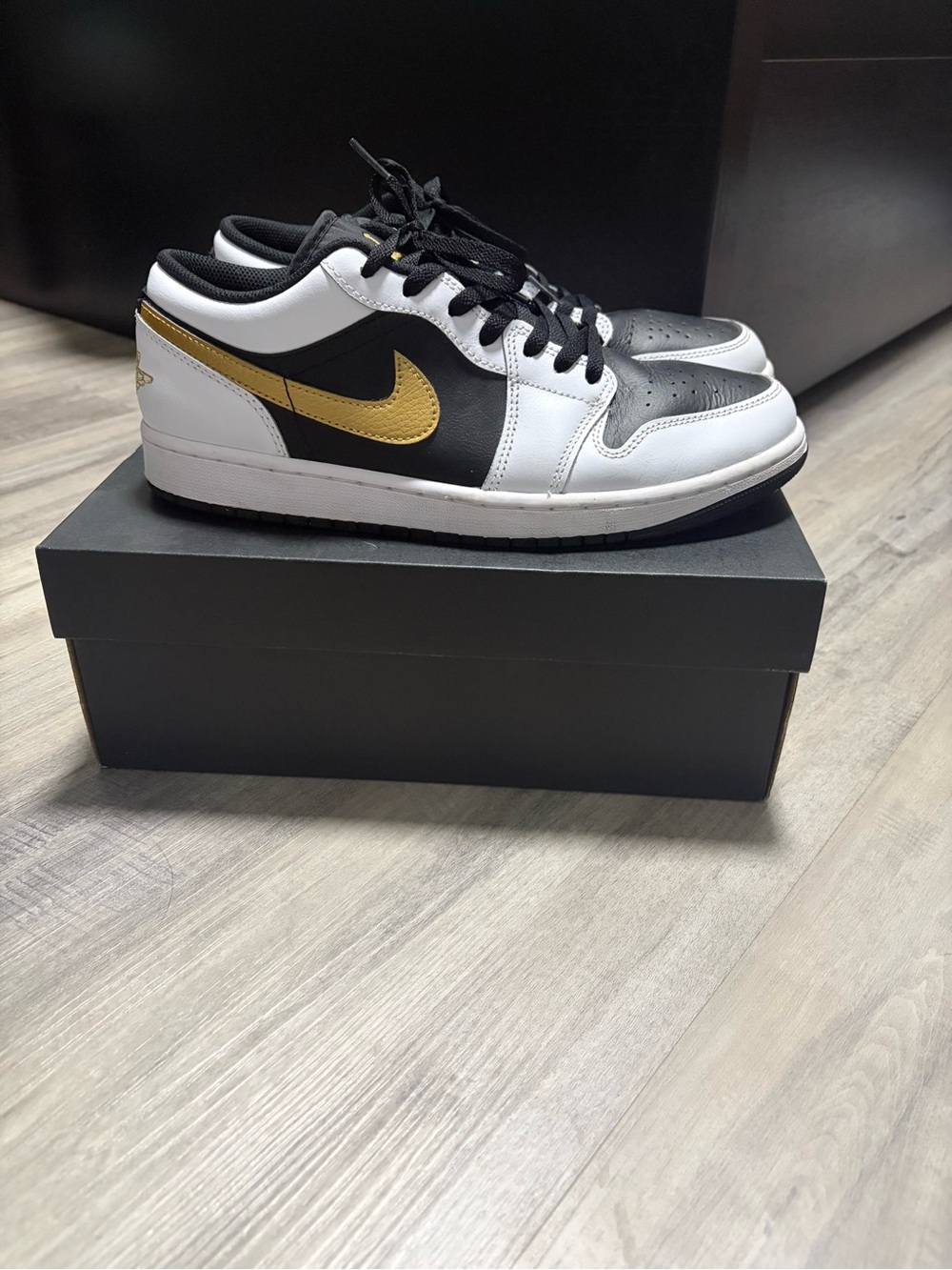 Air Jordan 1 Low White/Metallic Gold-Black
